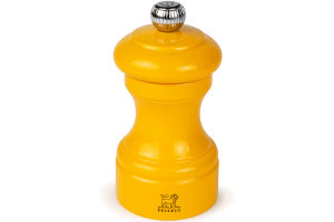 Moulin à poivre manuel Peugeot Bistro en bois de hêtre laqué jaune safran 10cm