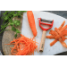 Éplucheur Opinel T-Duo rouge double lames microdentée et julienne manche en hêtre