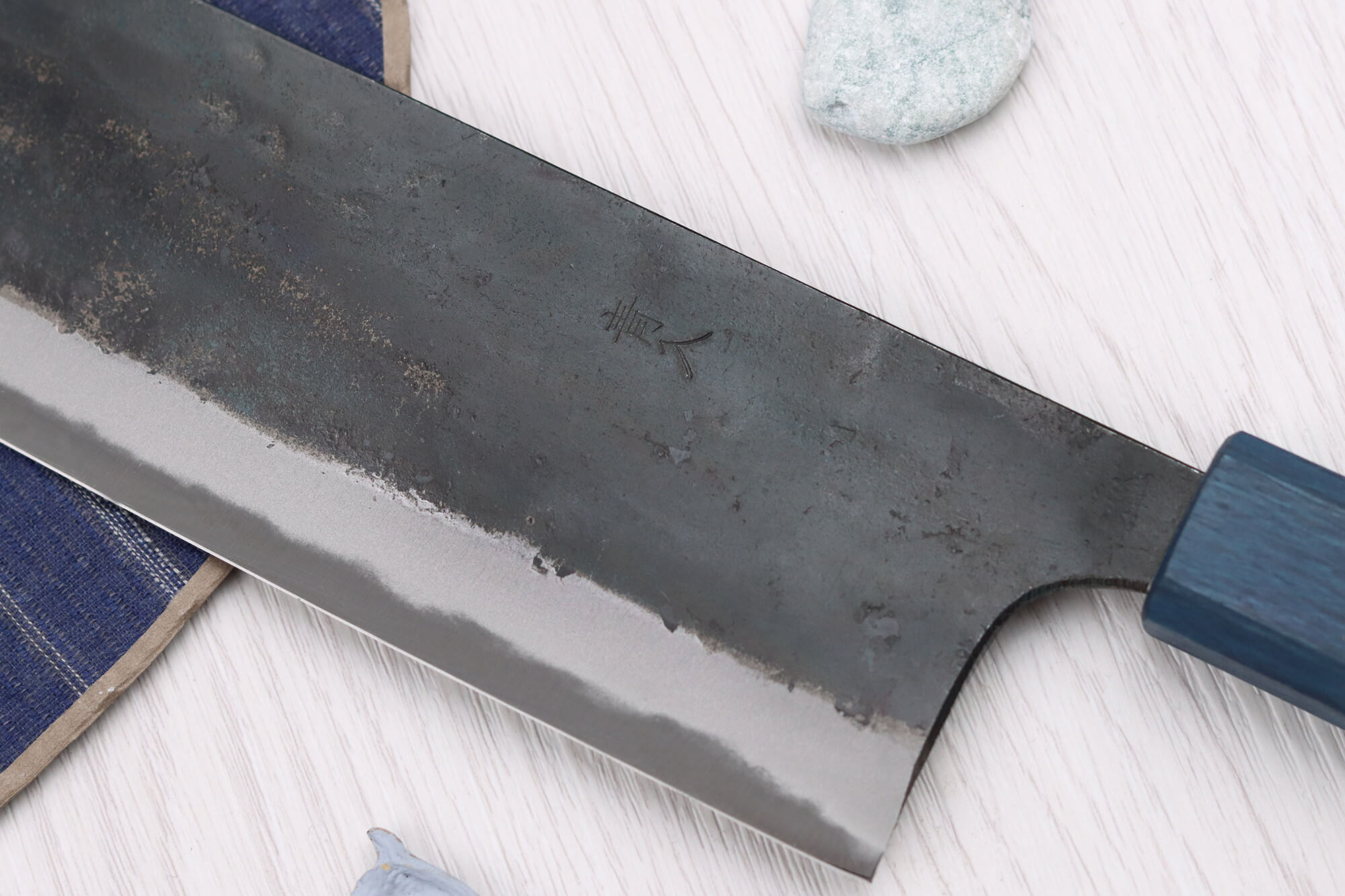 Couteau nakiri 16,5cm japonais artisanal Yoshihiro Rugged Black