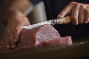 Couteau pliant Opinel Effilé n°10 lame 10cm manche hêtre