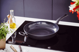 Poêle à frire antiadhérente Beka Kuro en aluminium noir 32cm