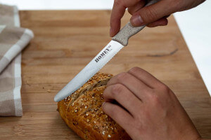 Couteau de cuisine universel Homey's Mölti VITT lame crantée 11cm