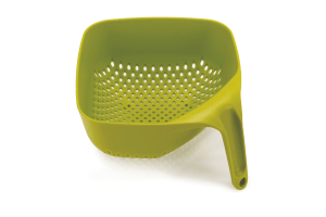 Passoire carrée Joseph Joseph en polymère taille medium