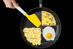 Spatule à oeuf Joseph Joseph Elevate avec reposoir intégré