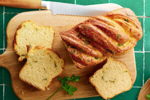 Moule à cake et son support Flexipan anti-adhérent en silicone et tricot de verre 24cm