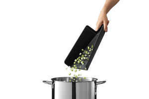 Planche à découper pliable Joseph Joseph Chop2Pot Plus grand modèle noir 34,5x26cm