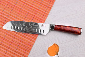 Couteau santoku alvéolé 17cm Kutoyama Red Flame