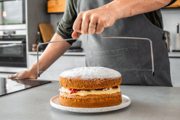 Taglia Torte KitchenCraft - Filo Acciaio 40cm, Livella Regolabile, Per Torte A Strati