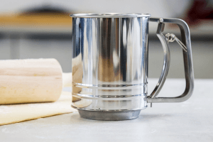 Tamis à farine mécanique KitchenCraft en acier inoxydable