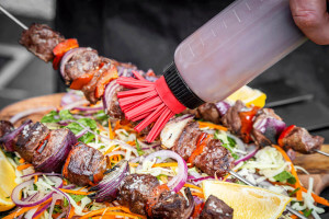 Bouteille à sauce pour barbecue MasterClass en polymère avec 3 têtes interchangeables