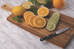 Planche à découper Tramontina Kitchen en bois de teck FSC 48x19,5x1,8cm