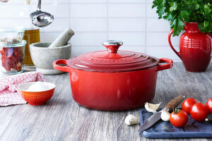 Cocotte ronde en fonte émaillée Le Creuset Signature 24cm Cerise