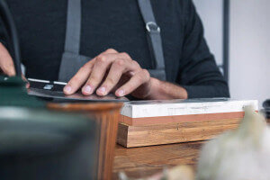 Set d'aiguisage Kotai avec pierre à aiguiser 2000/6000 + 3 accessoires