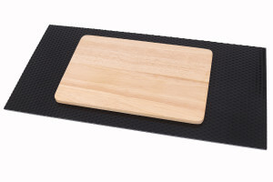 Tapis antidérapant Hasegawa pour planche à découper noir