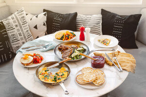 Poêle à omelette De Buyer Mineral B Pro 28cm en acier et poignée en fonte d'inox