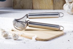 Presse-ail à racloir glissant Cristel POC en acier inoxydable