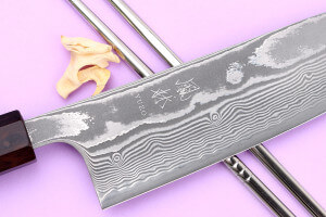 Couteau santoku 16,5cm japonais artisanal Yuzo Kanko Damas SG2