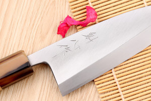 Couteau deba 15cm japonais artisanal Nakamura Kaishin Saku WS2 en magnolia