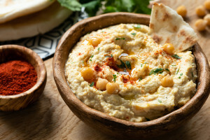 Kit cadeau apéro dip Cookut - 1 pilon + 1 grille en métal + 1 bol en verre + 1 livre de recettes