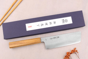 Couteau nakiri 16,5cm japonais artisanal Sakai Kikumori TS10 en chêne