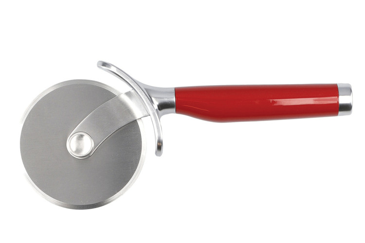 Roulette &agrave; pizza Kitchen Aid en acier inoxydable