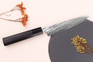 Couteau universel 13,5cm japonais artisanal Wusaki Kuronawa G3 damas