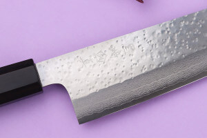 Couteau gyuto 21cm japonais artisanal Makoto Kurosaki VG7 Damas martelé