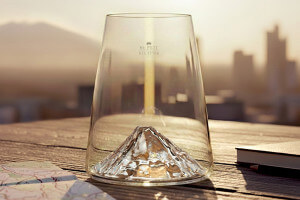 Verre à spiritueux long Alaskan Maker Topographic Mont Fuji en verre cristallin