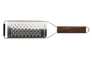 Râpe Microplane Master double tranchant manche en noyer
