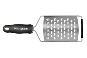Râpe Microplane Gourmet extra gros grains manche noir