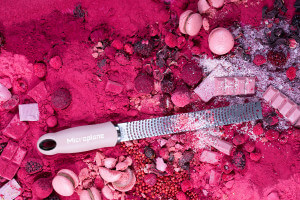 Râpe-zesteur Microplane Premium Classic Bouton de Rose - 20,3cm