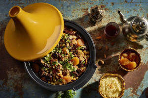 Plat à tajine Peugeot Atlas en céramique jaune safran diamètre 30cm