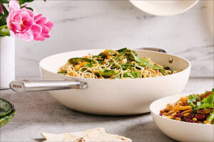 Wok Beka Cicla 30cm en revêtement céramique avec contre-poignée