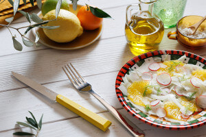 Couteau de table Opinel Bon Appétit Bois n°125 lame 11cm en inox manche en charme jaune