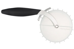 Roulette à pizza Microplane à double tranchant avec couvercle pique-pâte amovible
