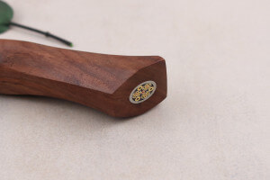 Couteau santoku 18cm Ryda Knives A-30 San Maï et manche en noyer