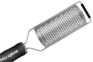 Râpe Microplane Gourmet gros grains manche noir