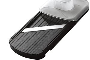 Mandoline céramique KYOCERA noire réglable avec protège doigts