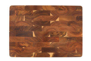 Planche à découper Wusaki bois d'acacia damier pieds antidérapants 40 x 28,5 x 2,5cm
