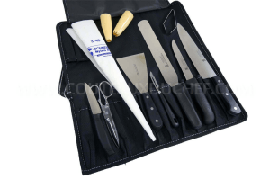 Malette 11 couteaux et accessoires Marti­nez & Gascon