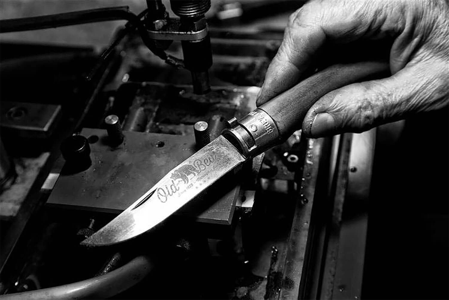 Benoit l'Artisan  Coffret de 12 couteaux de table de Laguiole