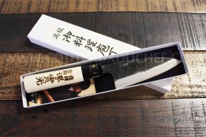 Couteau Ajikiri japonais artisanal JIKKO Tokusei lame brute 10,5cm Nihon Steel magnolia gravé