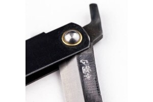 Couteau pliant Higonokami 670 acier carbone manche noir gravé 12cm en acier