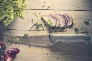 Couteau de boucher professionnel Arcos Colour Prof 240200 lame 18cm manche en PP