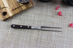 Fourchette Chef Victorinox Grand Maître Rosewood forgée 15cm manche palissandre