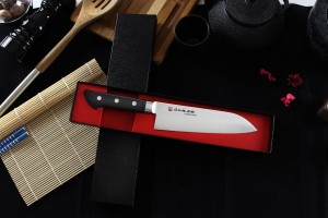 Couteau santoku japonais Fujiwara 18cm AUS-8