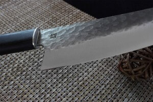 Couteau yanagiba japonais Shizu Hamono Yamato martelé 20cm manche sombre