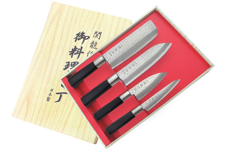Coffret 4 couteaux japonais Nagekomi lame martelée : Nakiri + Santoku + Deba + Office