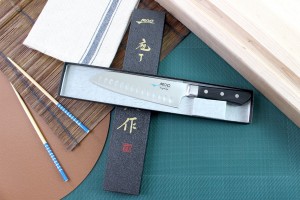 Couteau santoku japonais MAC Professional alvéolé 17cm