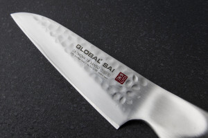 Couteau d'office japonais Global Sai S03R lame droite martelée 9cm